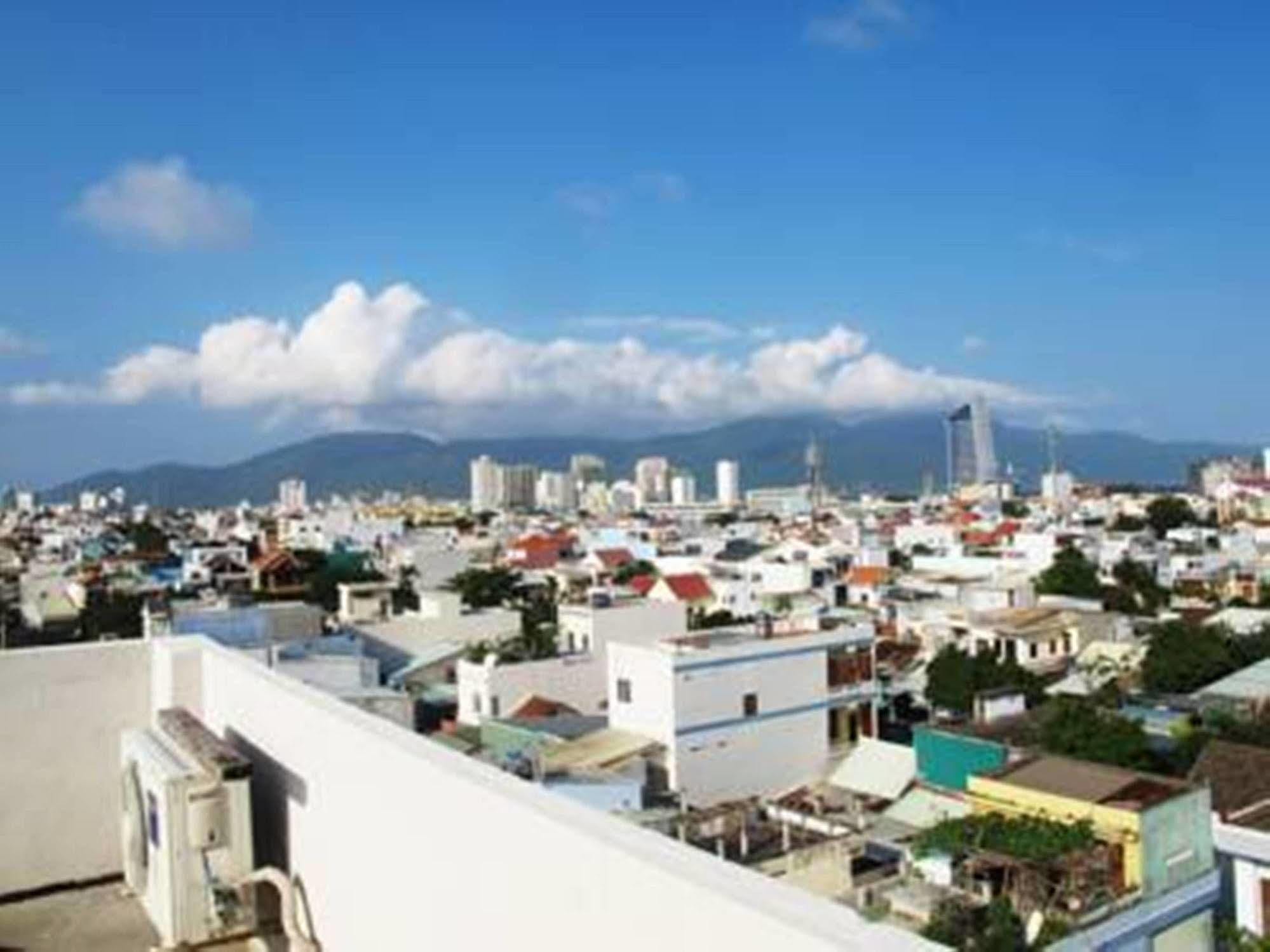 Reddoorz Near Cau Song Han 2 Da Nang Bagian luar foto