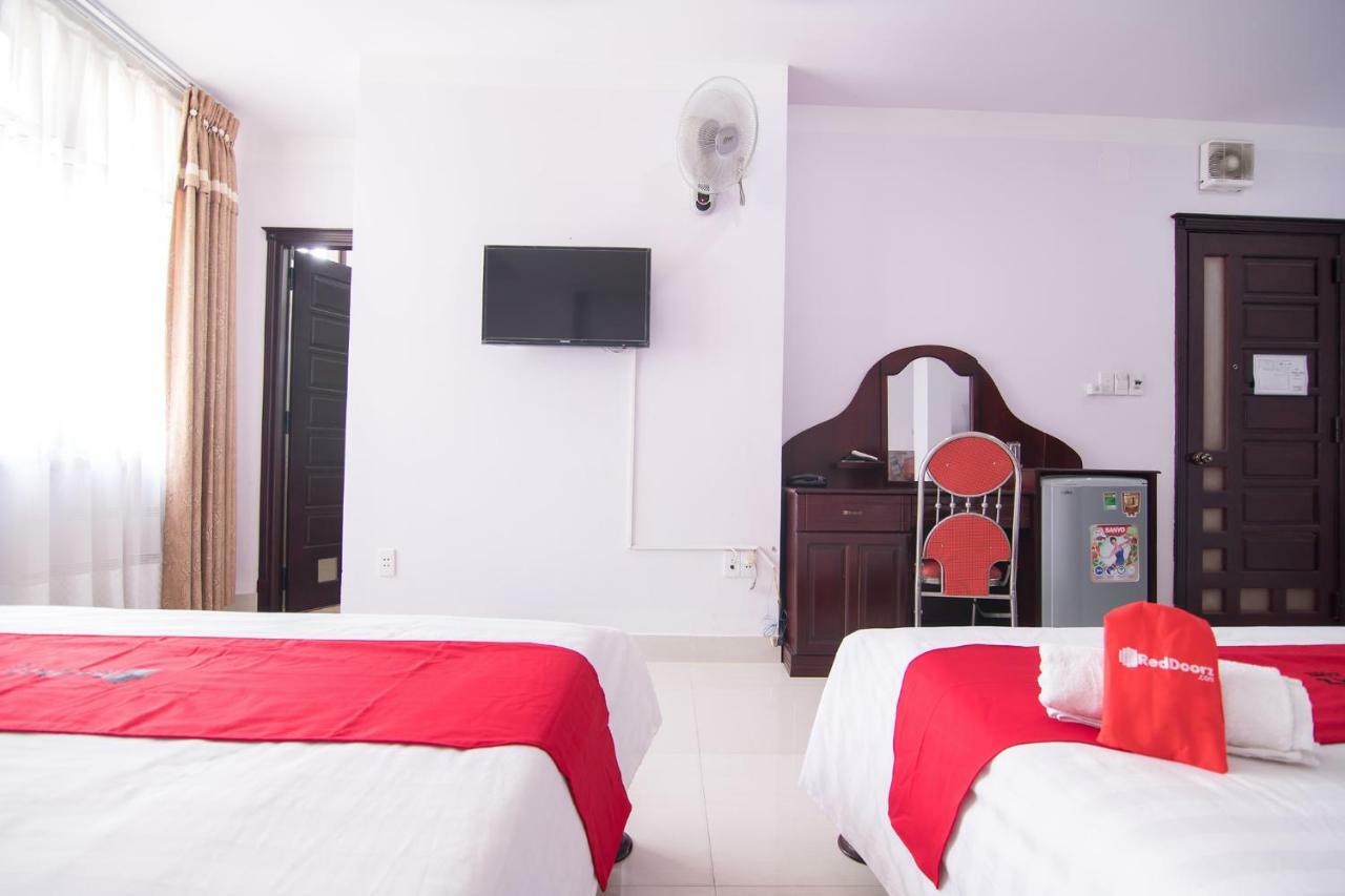 Reddoorz Near Cau Song Han 2 Da Nang Bagian luar foto