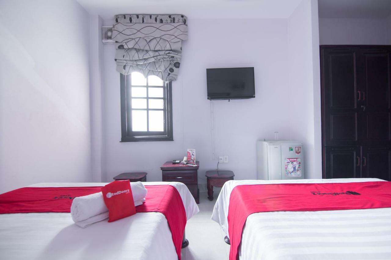 Reddoorz Near Cau Song Han 2 Da Nang Bagian luar foto