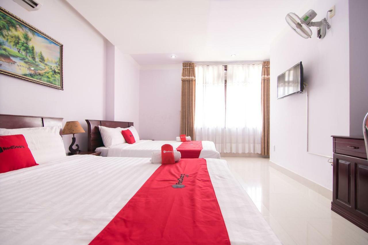 Reddoorz Near Cau Song Han 2 Da Nang Bagian luar foto